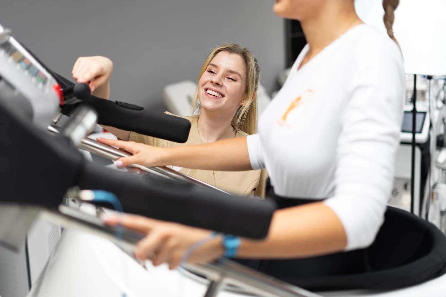 Vacu Shaper Classic w Studio Figura Częstochowa – bieżnia w kapsule – zdjęcie 3